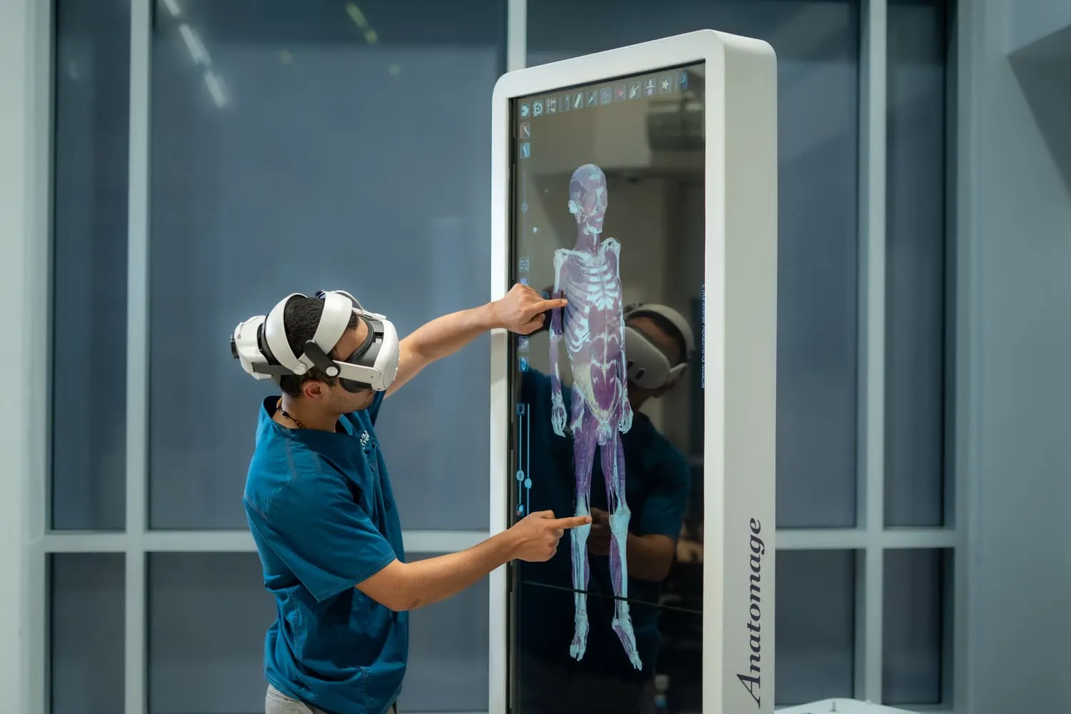 Formación en salud basada en simulación y experiencia real e inmersiva con tecnología de primer nivel